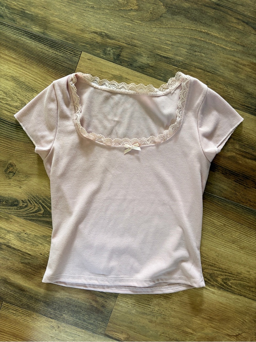 Lace-Trim Crop Top in Light Pink
